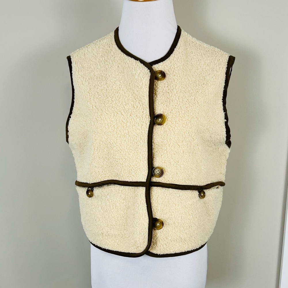 House of Harlow 1960 Cream and Brown Sherpa Vest